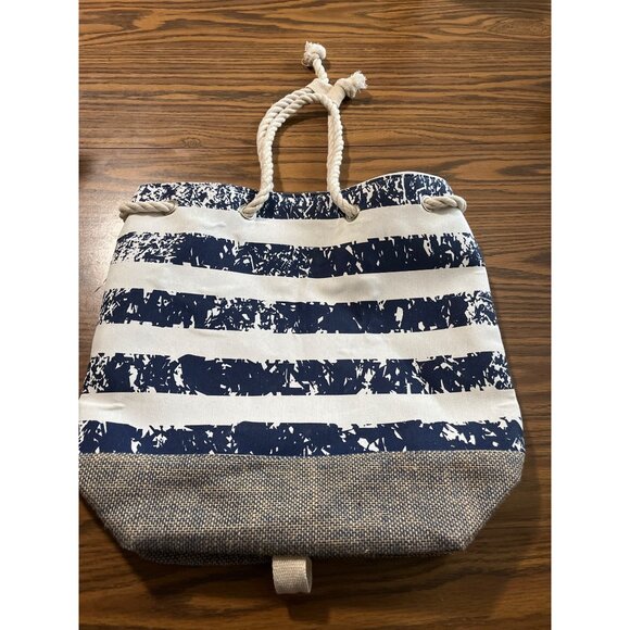 Blue white striped beach bag with jute bottom and adjustable rope handles - Picture 1 of 8